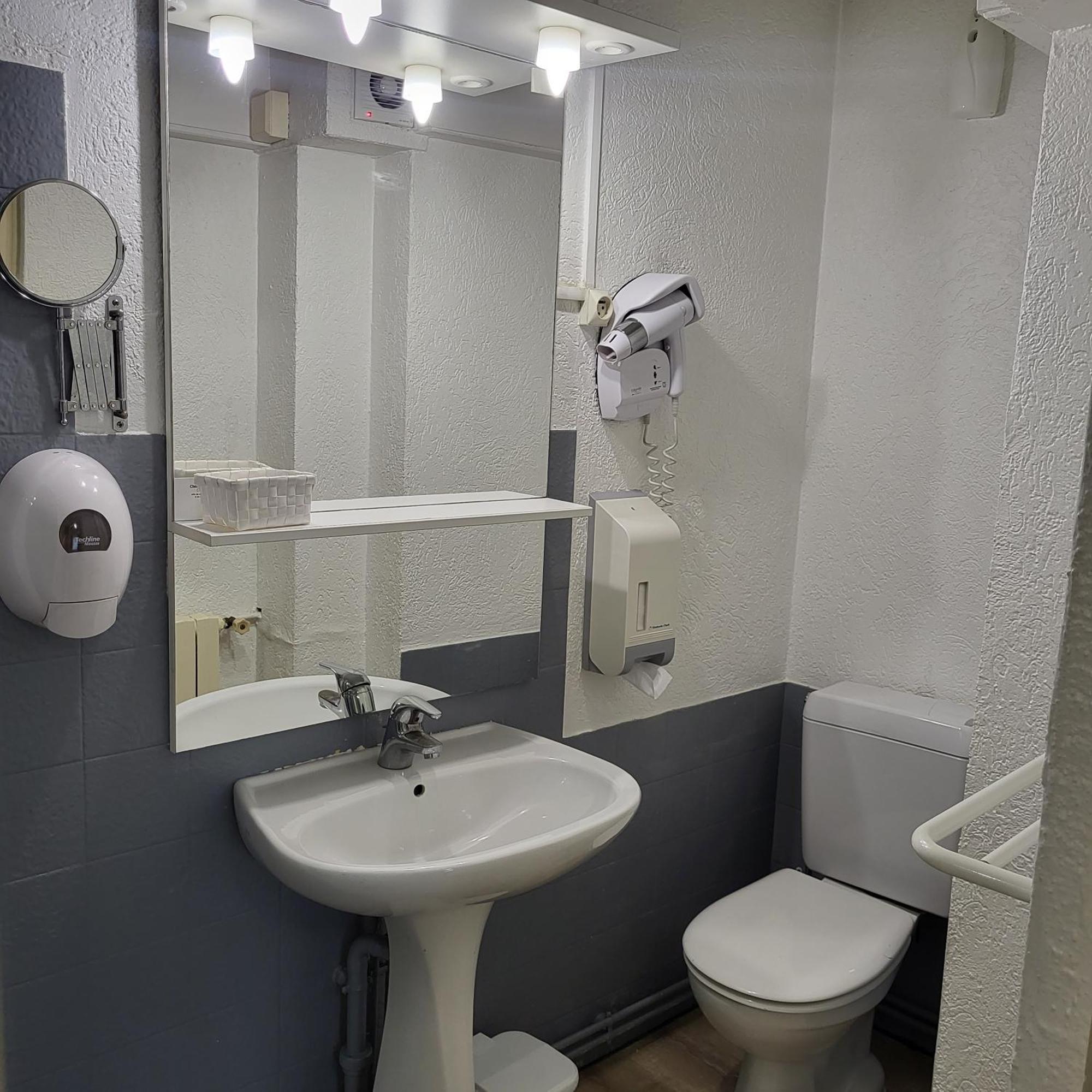 Ga Location Hotel Macon Bagian luar foto